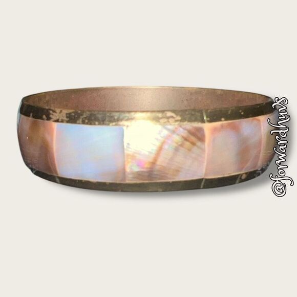 Mother of Pearl Bangle Bracelet - Picture 3 of 7